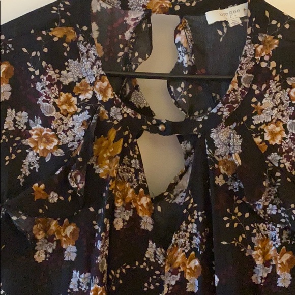 Umgee Fall Color Tunic with Flutter & Keyhole - Picture 5 of 7